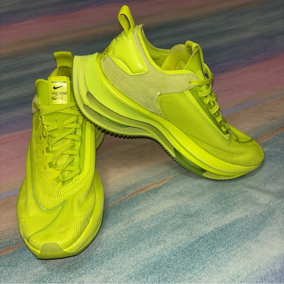 Women's Nike Zoom Double Stacked Volt/Barely Volt CV8474-300 Size 9 - Picture 2 of 10